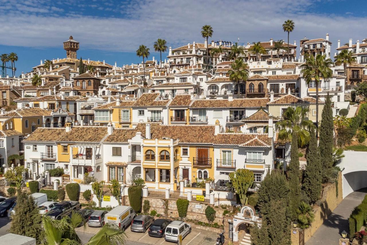 Sanders Golf - Lovely Two-Bedroom Apartment With Shared Pool MIJAS COSTA Bagian luar foto